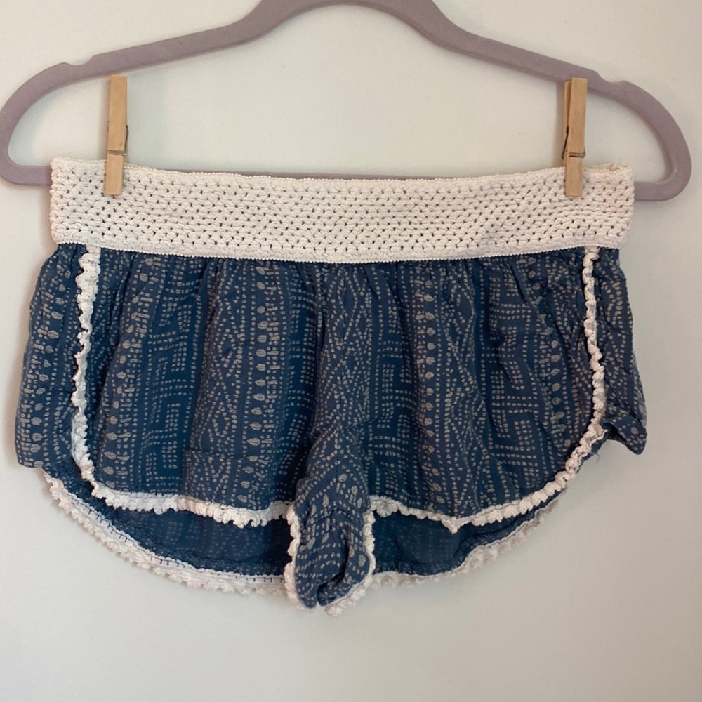 Rip Curl beach shorts crocheted trim and waistband